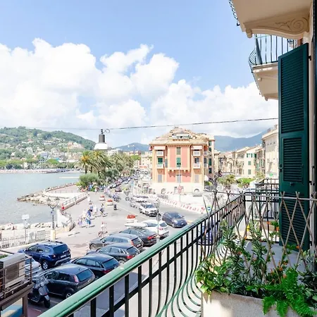 Alla Casa Rosa Al Mare, Central Seafront Stay With Free Private Garage, Air Conditionig, Wi-Fi, Ideal Choice For A Relaxing And Exciting Coastal Escape Apartment Rapallo