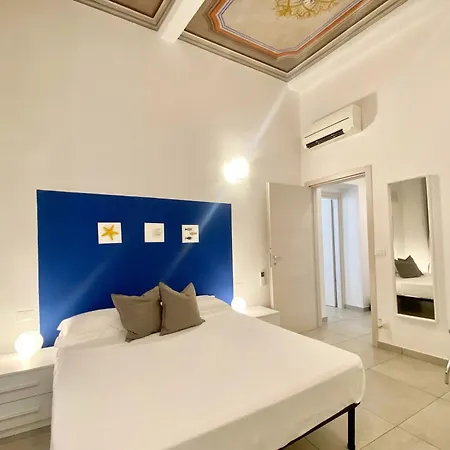 Alla Casa Rosa Al Mare, Central Seafront Stay With Free Private Garage, Air Conditionig, Wi-Fi, Ideal Choice For A Relaxing And Exciting Coastal Escape Apartment *