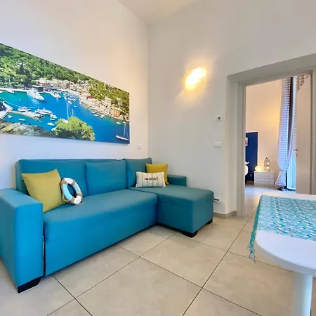 Alla Casa Rosa Al Mare, Central Seafront Stay With Free Private Garage, Air Conditionig, Wi-Fi, Ideal Choice For A Relaxing And Exciting Coastal Escape Rapallo