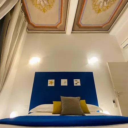 Alla Casa Rosa Al Mare, Central Seafront Stay With Free Private Garage, Air Conditionig, Wi-Fi, Ideal Choice For A Relaxing And Exciting Coastal Escape