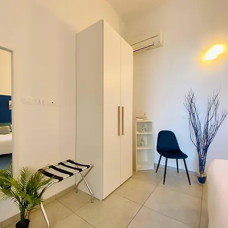 Alla Casa Rosa Al Mare, Central Seafront Stay With Free Private Garage, Air Conditionig, Wi-Fi, Ideal Choice For A Relaxing And Exciting Coastal Escape * Rapallo