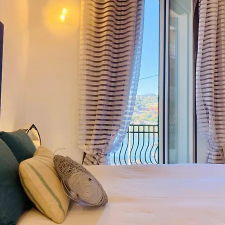 Apartment Alla Casa Rosa Al Mare, Central Seafront Stay With Free Private Garage, Air Conditionig, Wi-Fi, Ideal Choice For A Relaxing And Exciting Coastal Escape