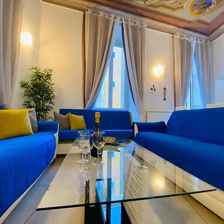 Alla Casa Rosa Al Mare, Central Seafront Stay With Free Private Garage, Air Conditionig, Wi-Fi, Ideal Choice For A Relaxing And Exciting Coastal Escape