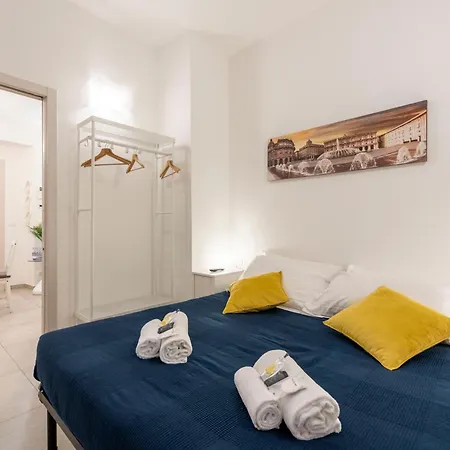 Alla Casa Rosa Al Mare, Central Seafront Stay With Free Private Garage, Air Conditionig, Wi-Fi, Ideal Choice For A Relaxing And Exciting Coastal Escape Apartment *